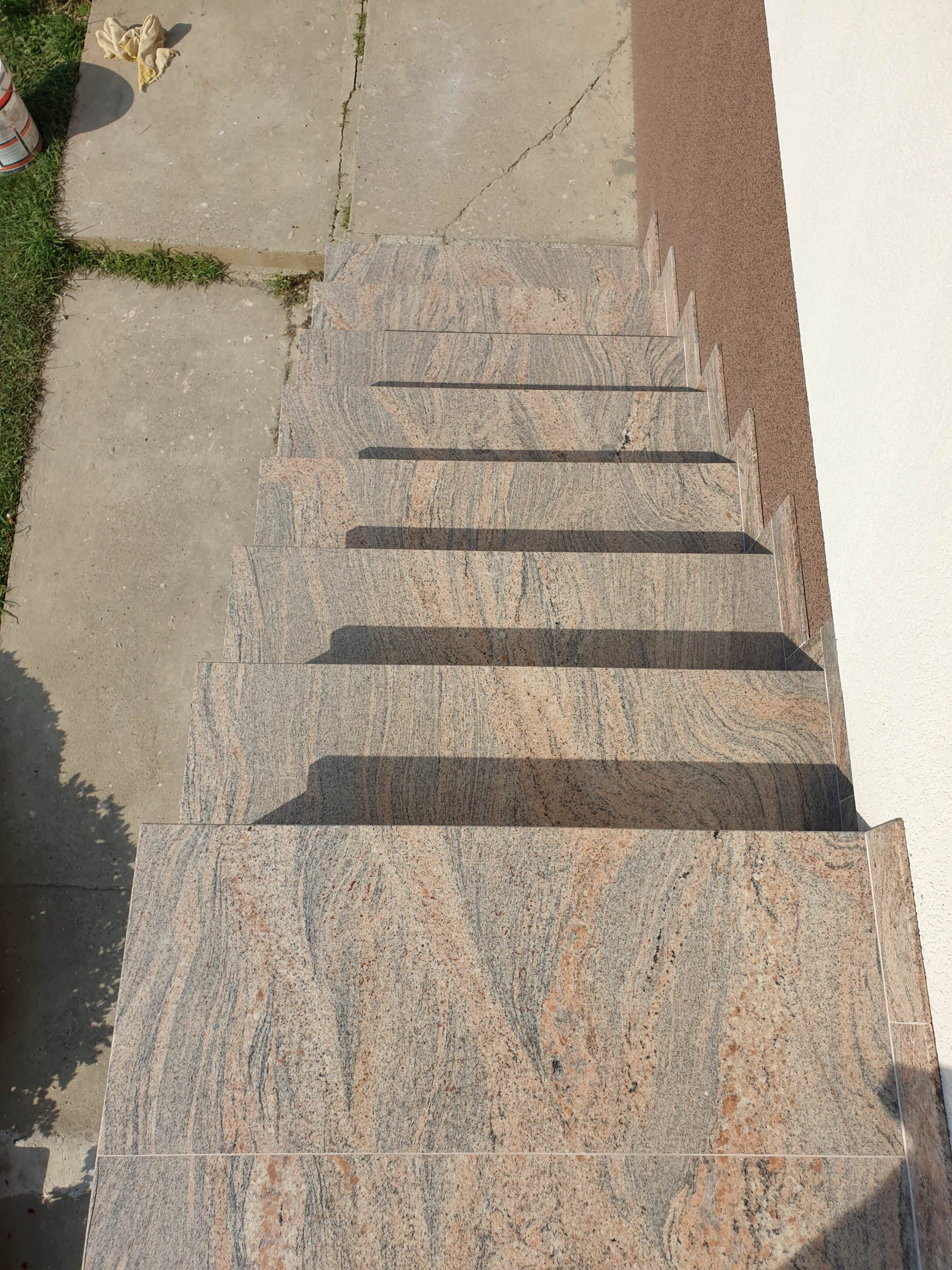 Stepenice od granita juparana colombo