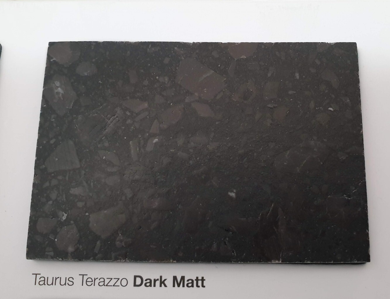 Taurus Terazzo Dark Matt Kvarc