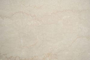 Botticino Classico prirodni italijanski mermer bež boje sa nežnim prirodnim venama i elegantnim šarama, idealan za podove, stepenice, kupatila, zidne obloge i luksuzne enterijere