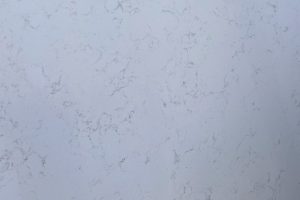 Noble Haida beli kvarc sa sivim sarama