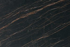 Laminam Noir Desir - Prestižni tamni sinterovani porcelan sa elegantnim bronzanim i zlatnim venama za luksuzna kuhinjska ostrva. Vrhunska obrada, Mermer i Graniti Ilić.