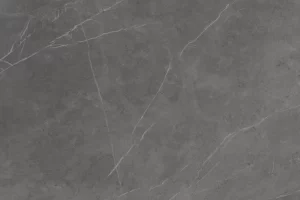 Laminam Pietra Grey - Tamno sivi sinterovani porcelan za elegantne kuhinjske radne ploče i moderne enterijere.